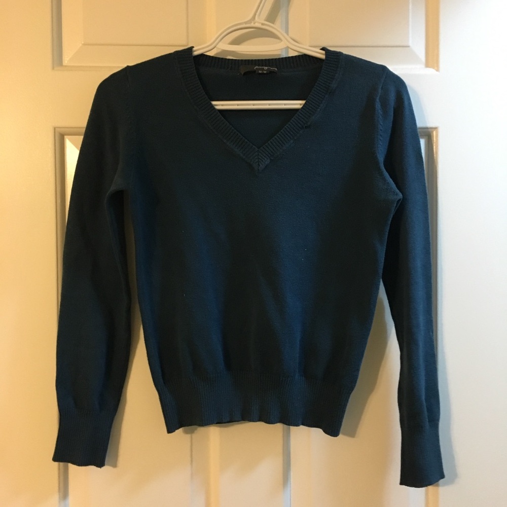 Blue fitted sweater